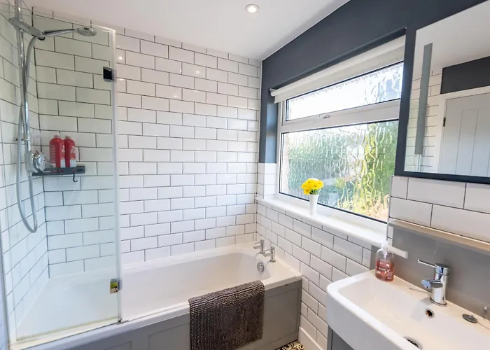 Ferienhaus 2 Bed In Quiet Suburb