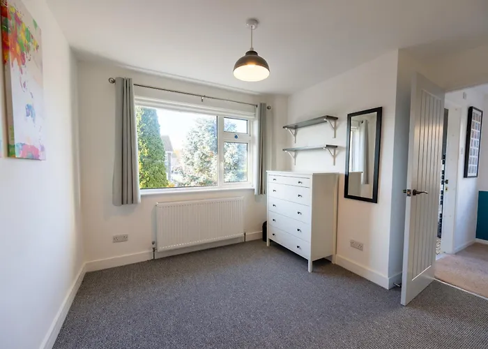 2 Bed In Quiet Suburb Harrogate